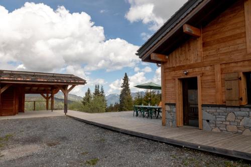 Chalet Petit Pierre - Mountain Voyages chalet