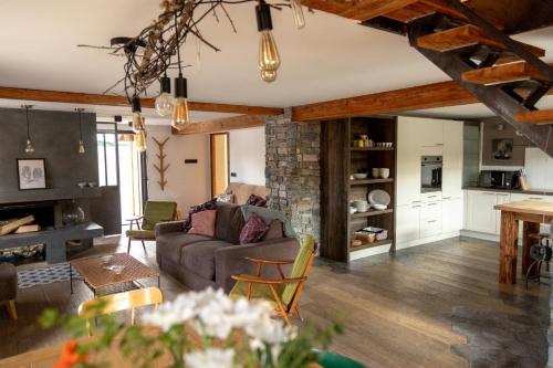 Chalet Petit Pierre - Mountain Voyages chalet – khách sạn tại Les Chavannes