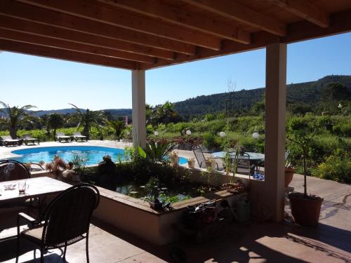 Viesnīcas āriene, Villa La Liberté (Villa La Liberte) in Thezan-des-Corbieres