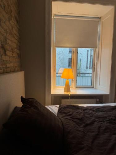 Modern 1BR In Prime Downtown Location - image 8