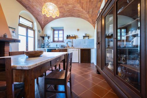 Létesítmények, Villa le Rondini con giardino e piscina privata in Lucignano