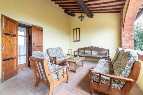 Erkély/terasz, Villa le Rondini con giardino e piscina privata in Lucignano