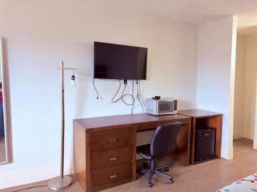 Best Classic Inn & Suites Houston I 45 near IAH - image 2