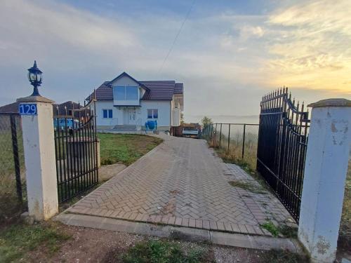 Private Oasis - Prekallë (Private Oasis - Prekalle) in Istok