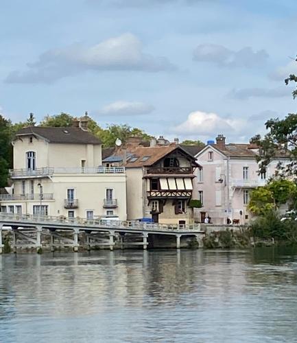 Hotelli välisilme, Péniche - Eden (Peniche - Eden) in Samois-sur-Seine