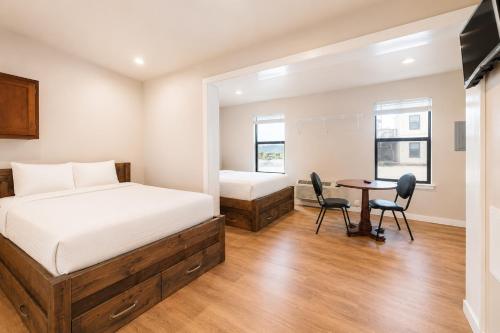 2 twin beds