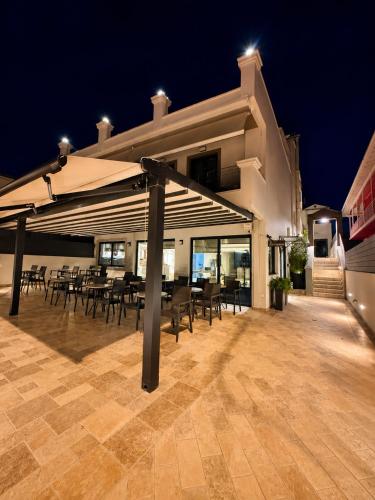 Ionian Hospitality Hotel - Fully Renovated - Seafront in 埃皮斯科波斯