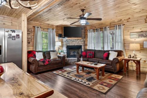 270 Black Bear Retreat Cabin in Gatlinburg, USA