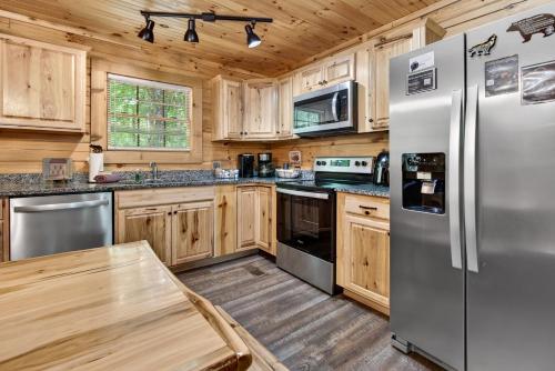 270 Black Bear Retreat Cabin - image 25