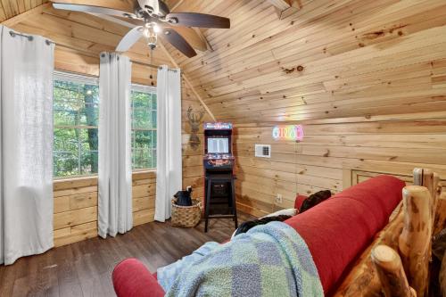 270 Black Bear Retreat Cabin - image 30