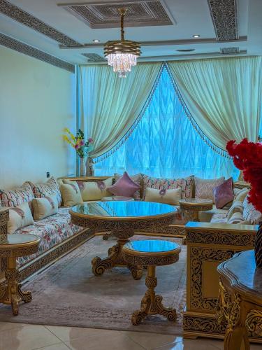Abraj Dubai - Premium 3BR Stay in Heart of Larache – khách sạn tại Larache