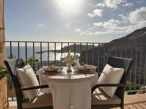Sunset Balcony & Sea Views in Patalavaca Apt 21