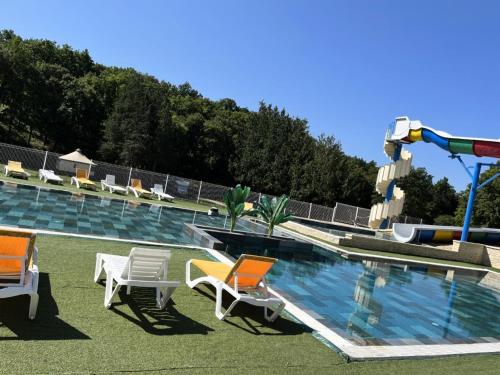 Camping le Lizot - Mobil home 3 pièces 4/6 personnes + TV MAE-8684 (Camping le Lizot - Mobil home 3 pieces 4/6 personnes + TV MAE-8684) in Paizay-le-Chapt