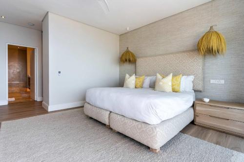Bakoven Sunsets - Luxury Apt with sea views & pool - Tap to explore photos
