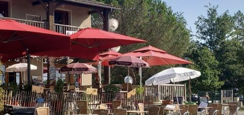 Le Relais de La Jemaye, à côté du Grand étang de la Jemaye! (Le Relais de La Jemaye, a cote du Grand etang de la Jemaye!) in Siorac-de-Riberac
