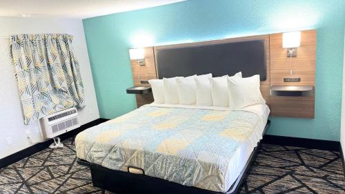 Cedar Hill Lodge in Saint Ignace, USA