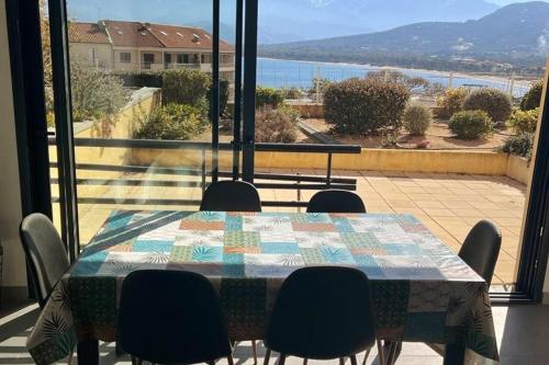 Appartement avec terrasse et parking privé vue panoramique centre ville Calvi