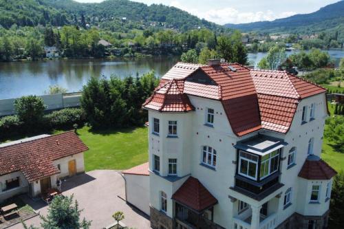 Villa Federer – khách sạn tại Tuchlovice