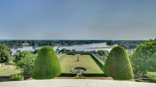Château de Candes - Art & Spa chambre d'hôte Le Vieux Vauvert
