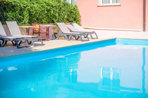 Camping 2 étoiles - Piscine - ccbgbhc