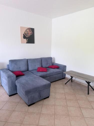 Appart F2 bas de villa in Petit-Bourg
