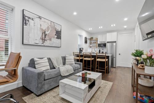 Premium 2BR Sleeps 6 Minutes to NYC & FIFA – khách sạn tại Trung Tam