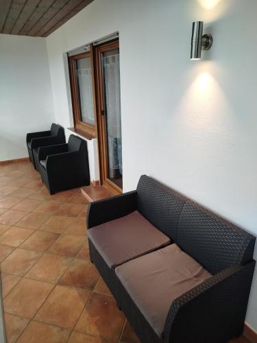 Geräumige Ferienwohnung mit Doppelbetten, Bad, Küche und Balkon (Geraumige Ferienwohnung mit Doppelbetten, Bad, Kuche und Balkon) in Auerbach in der Oberpfalz