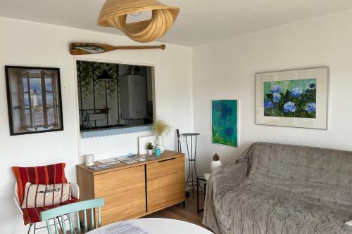 South-facing studio naiade close to the sea and pool - image 3