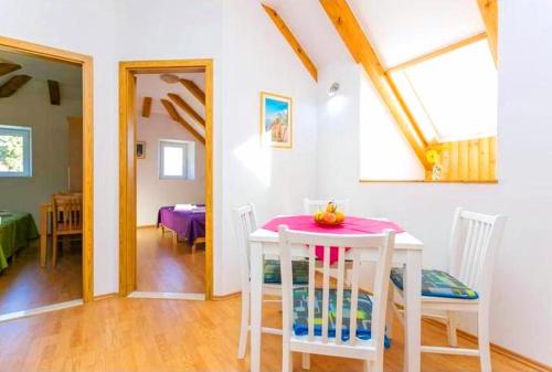 Sandy Beach Apartments 2