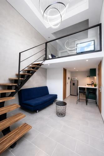 Luxury Loft 101 Jacuzzi, from Airport, Wi-Fi Modelia