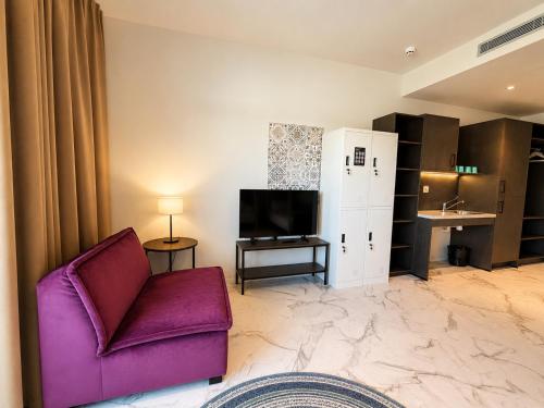 Student Experience Madrid Pozuelo - Luxury Hostel - Tap to explore photos