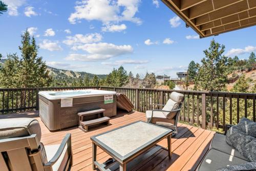 Fully Remodeled Spacious Slope Views Wet bar in Big Bear City (CA)