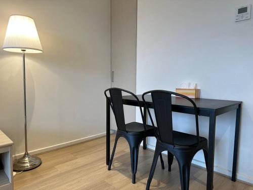 Vision On Morphett Studio Apartment with Parking - image 3