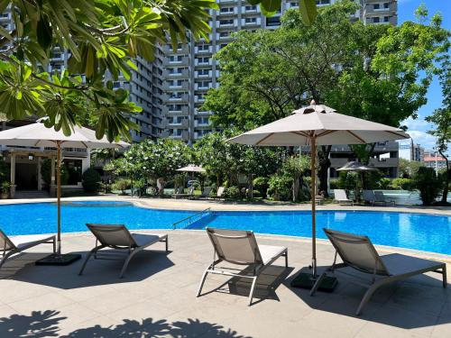 Stunning 2BR apt, 65 sq m Netflix at Rosewood Pointe Residences near BGC, Манила