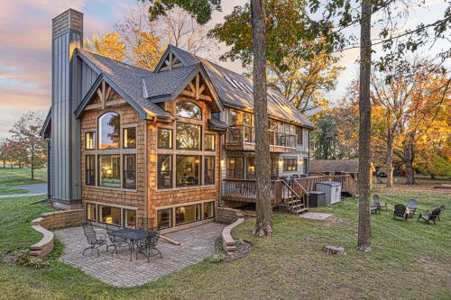 . Balsam Lake Cabin - Game Room, Large Dock, Sunsets