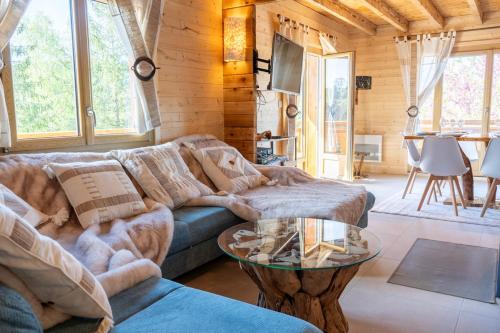 Le Chalet du Silence in Pont-de-Poitte