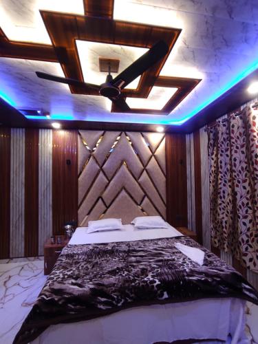 HOTEL FABULOUS KASHMIR, Dal lake – Srinagar, PA