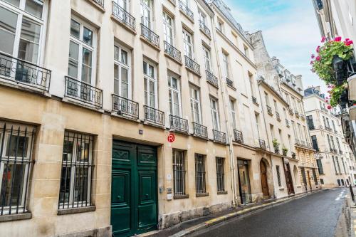 Saint-Germain 110 m2 Parisien Poutres Piano - image 7