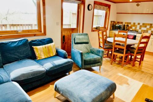 Primrose Lodge with Hot Tub near Waterpark and Trails gîte à louer Chudleigh Knighton