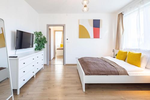 Central - Balcony - Cozy - Easy Stay - image 7