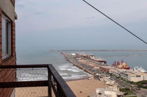 BT Homes - Muy Amplio & Vista Frente al Mar - Playa Grande