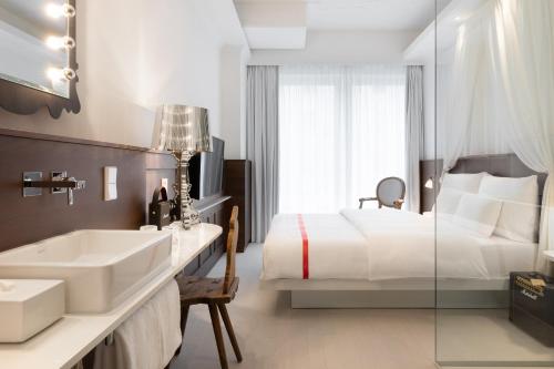 room detail thumbnail 0