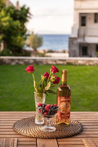 شرفة/ تراس, Aelia Summer House in Valeontades