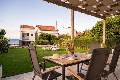 شرفة/ تراس, Aelia Summer House in Valeontades