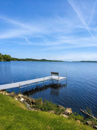 Waters Edge Cottage in Merrimac, USA