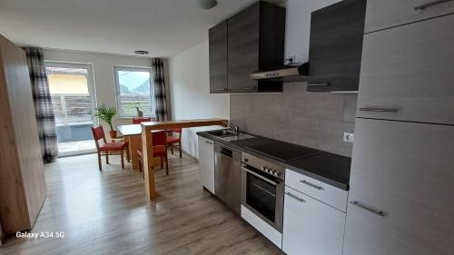 Sunhill Apartamente – khách sạn tại Oetz
