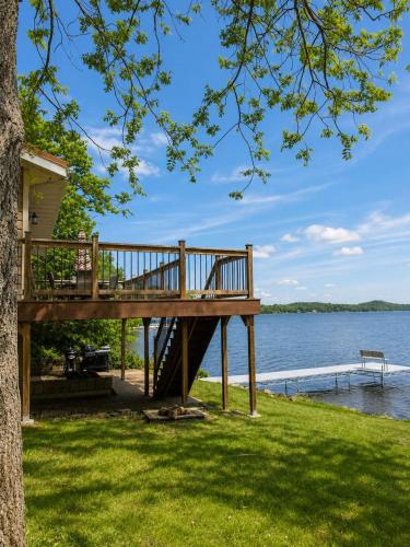 Waters Edge Cottage in Merrimac, USA