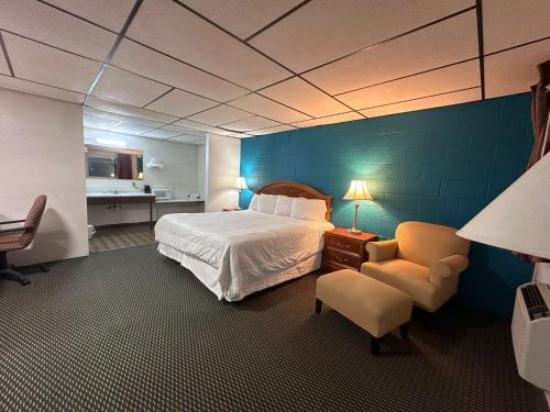 Rodeway Inn - image 36