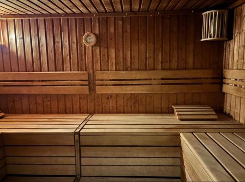 Taunusblick Spa Residence I Panorama Sky Balkon & Pool in 蘭施泰因