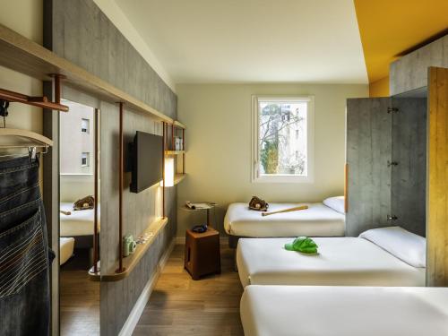 ibis budget Montpellier Nord Room Type - Triple Room